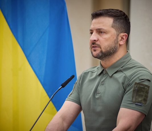 Oligarch vor Gericht – Anti-Korruptionsaktivisten besorgt Oligarch vor Gericht - Anti-Korruptionsaktivisten besorgt