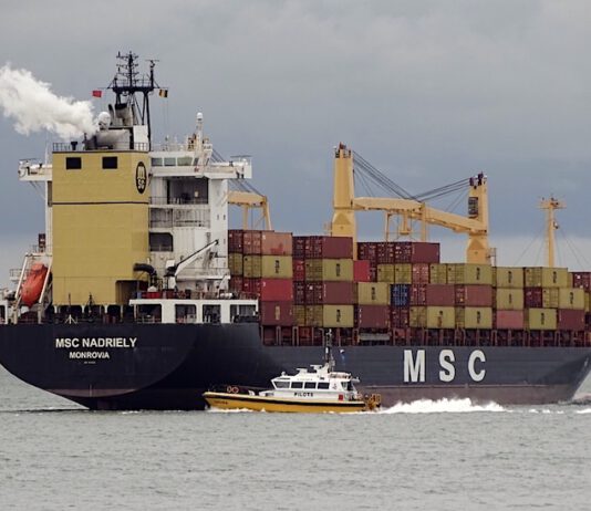 Seemann überlebt eine Nacht im Schwarzen Meer Seemann überlebt eine Nacht im Schwarzen Meer